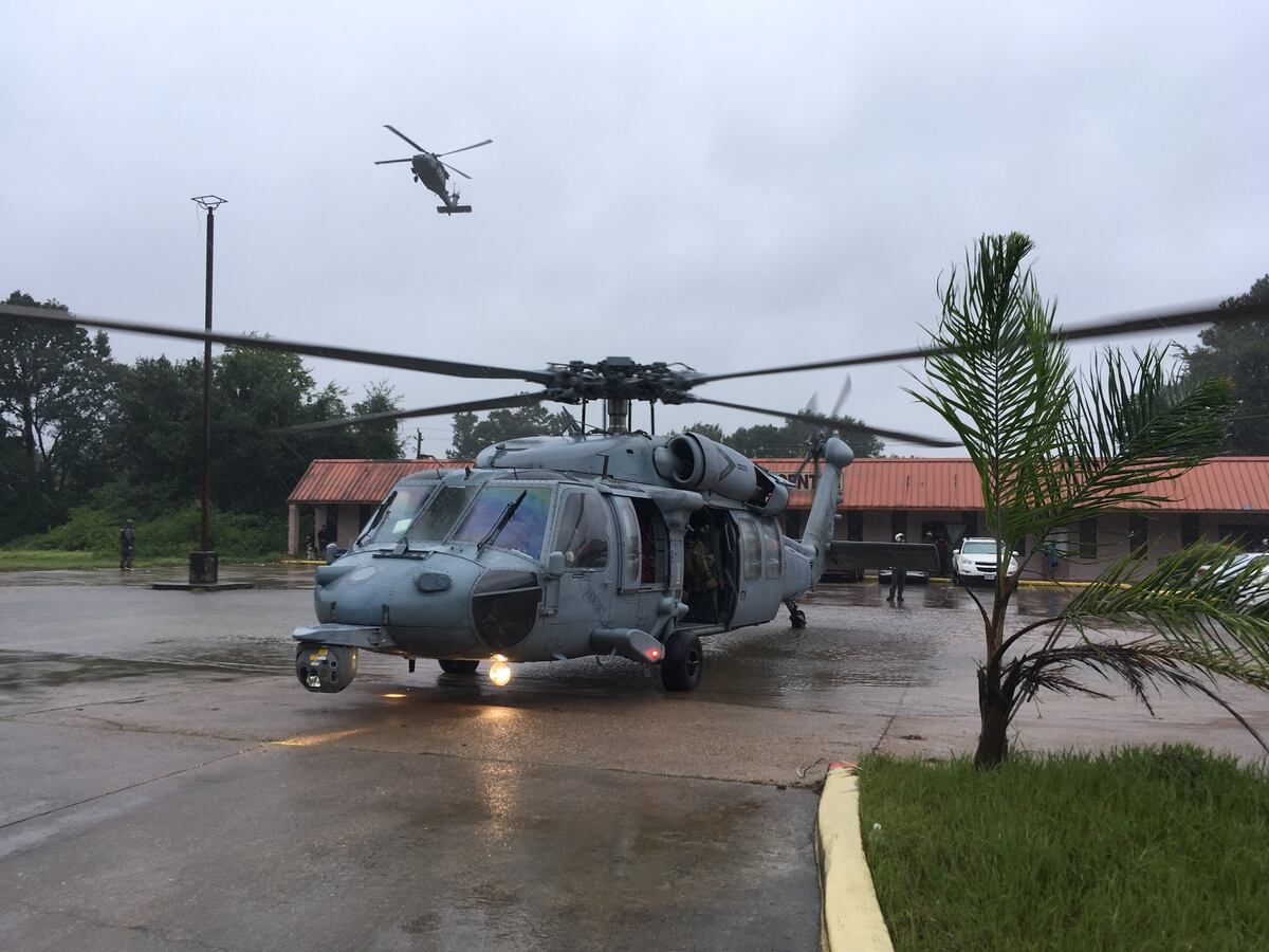 Us Navy Helicopters Respond To Houston Floods Fleet Prepares For Larger Response