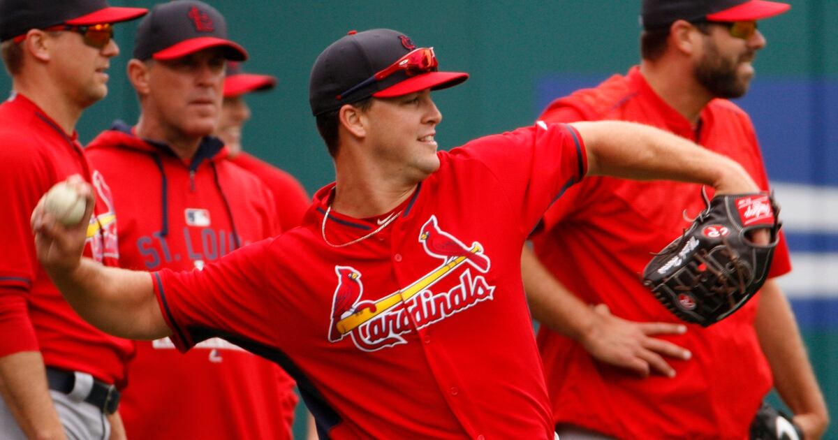 Former Navy lieutenant called up by Cardinals