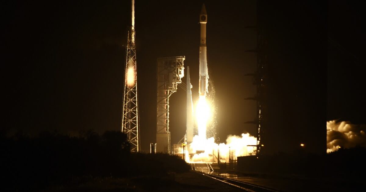 One Military Space Agency S Plan For 1 000 New Satellites By 2026