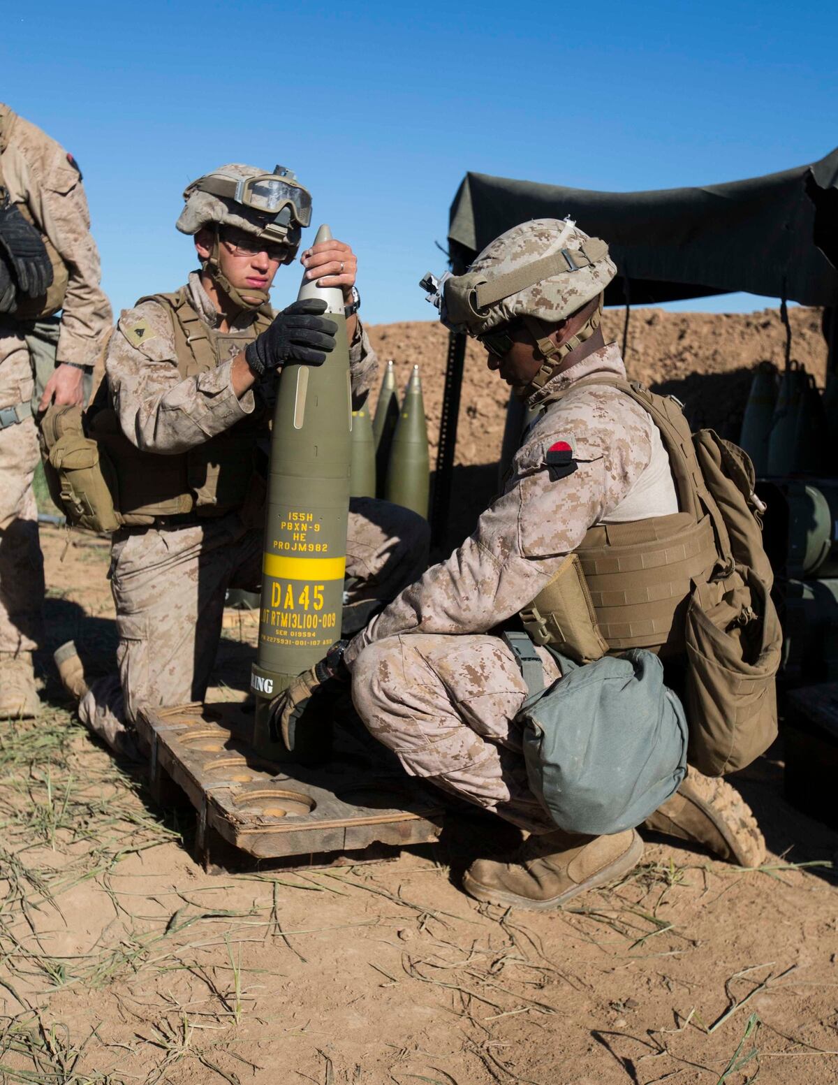 Marines Will Leave Artillery Crews In Iraq Pending Army Backfill