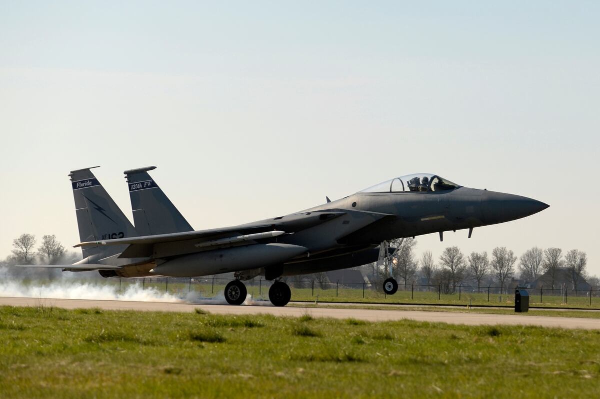 Boeing hits back on F-15C retirement proposal