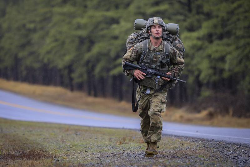 Can soldiers use their own movement, marching to charge the batteries they carry? The Army’s
