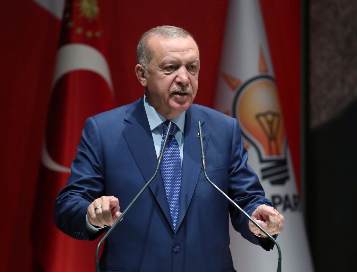 Turkish president threatens to allow Syria refugees to ...