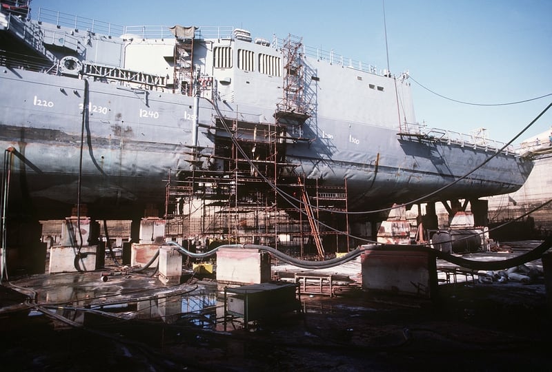 The frigate's hull was ruptured by the Iranian mine. The frigate was drydocked for repairs before it was sealifted back to the U.S. (PH1 Mussi/Navy)