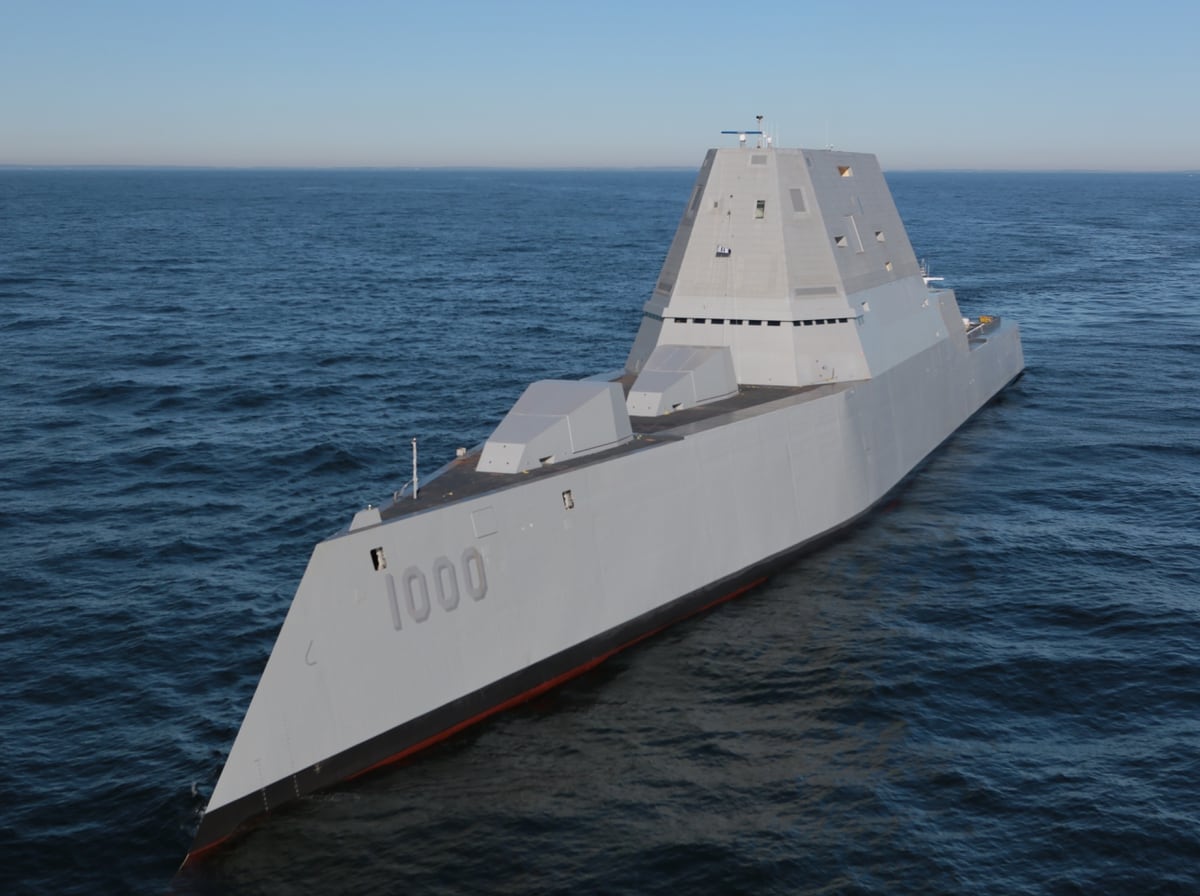  Destroyer  Zumwalt breaks down and gets tow in Panama Canal