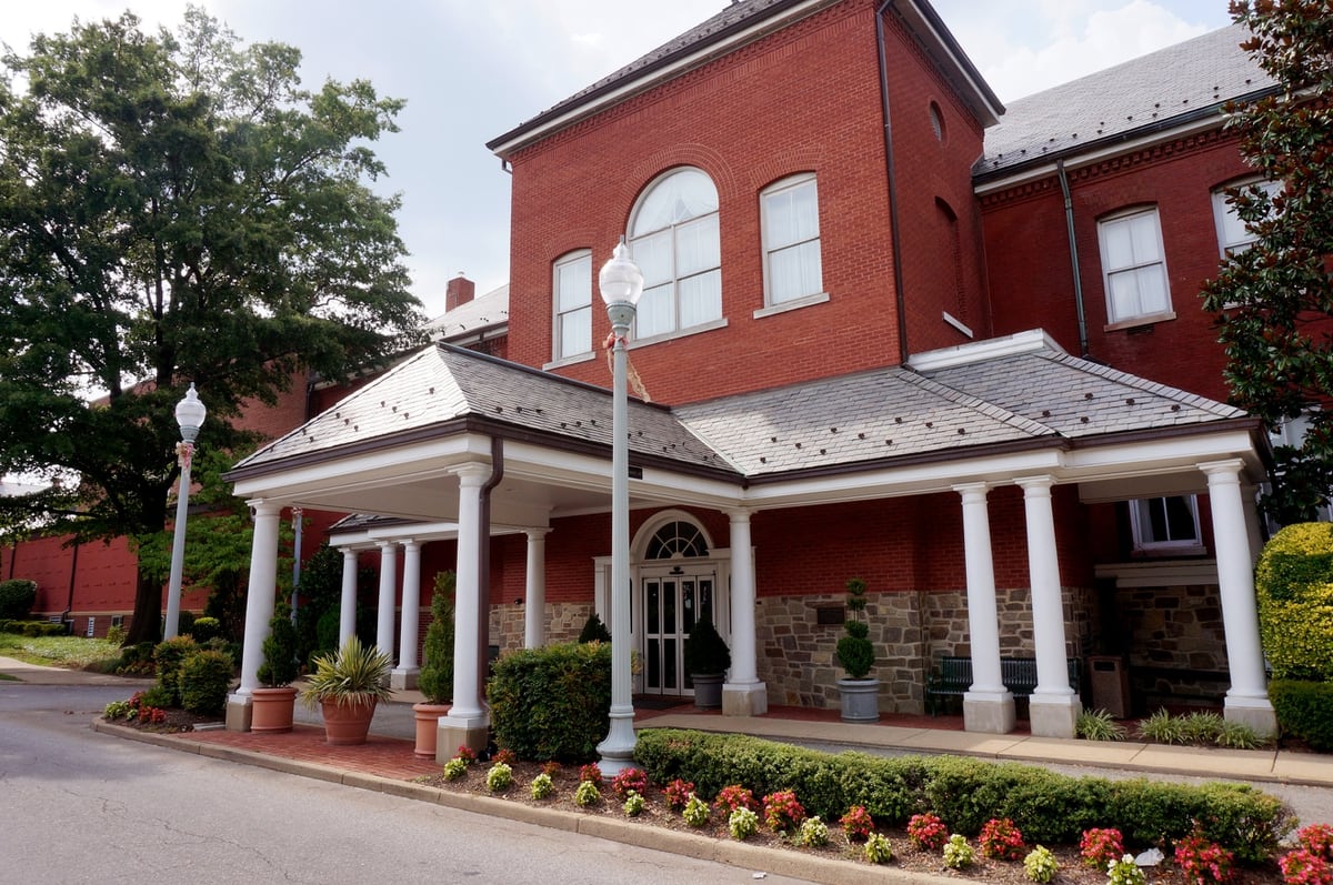 Fort Myer Officers Club One Of Army S Last To Change Name Open