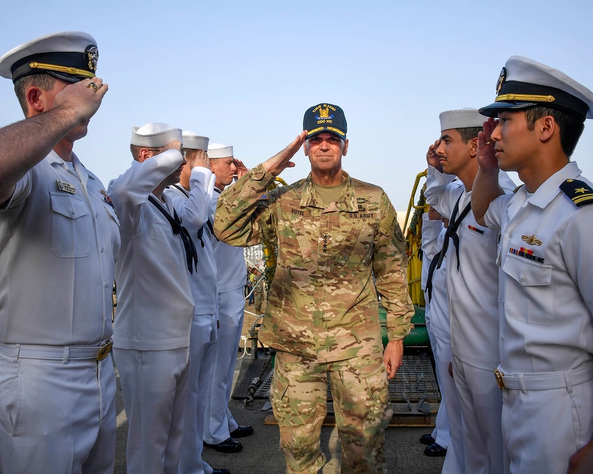 US commander visits Yemen border for firsthand look at war there