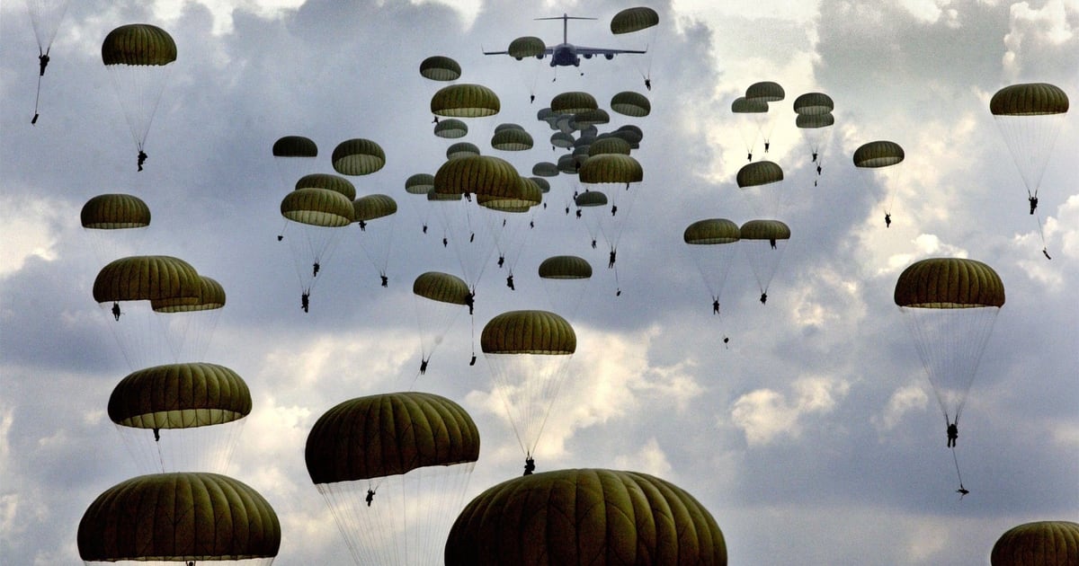 Freefall US Army 82nd Airborne Division Sport Parachute Association Fort Bragg,