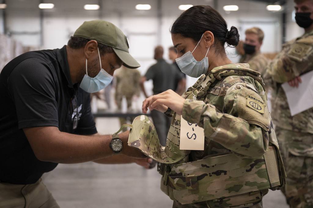 New Army and Air Force body armor gets fielded to the 82nd