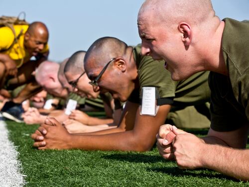 A U.S. Marine Corps recruit with Company E, 2d Recruit Training Battalion, Recruit Training Regiment, performs planks aboard Marine Corps Recruit Depot San Diego, Calif., April 26, 2016. (Lance Cpl. Robert G. Gavaldon/Marine Corps)