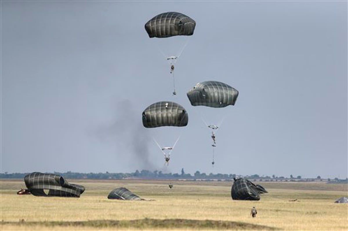 Soldier injured after parachute failed to deploy