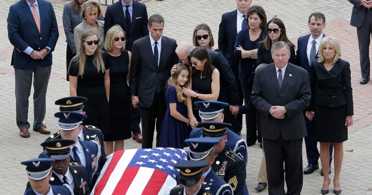 Mourners pay respects to Beau Biden