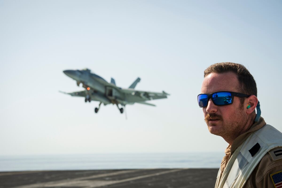 German Government Cites Us Ties In Choice Of F 18 Planes For Nuclear Jamming Missions