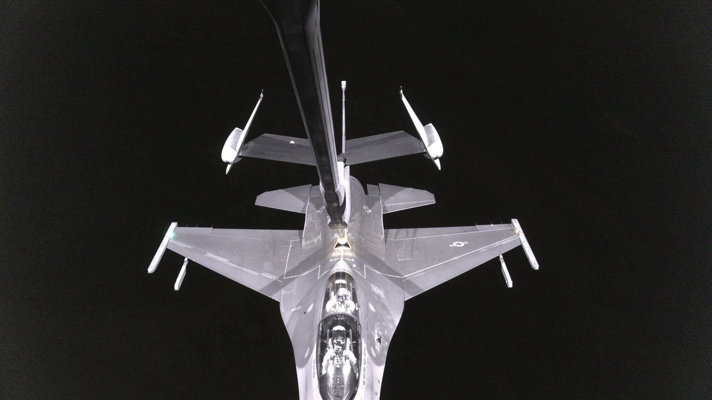 A KC-46 Pegasus refuels an F-16 at night, as seen through the updated version of the Remote Vision System, or RVS 2.0. (Boeing)