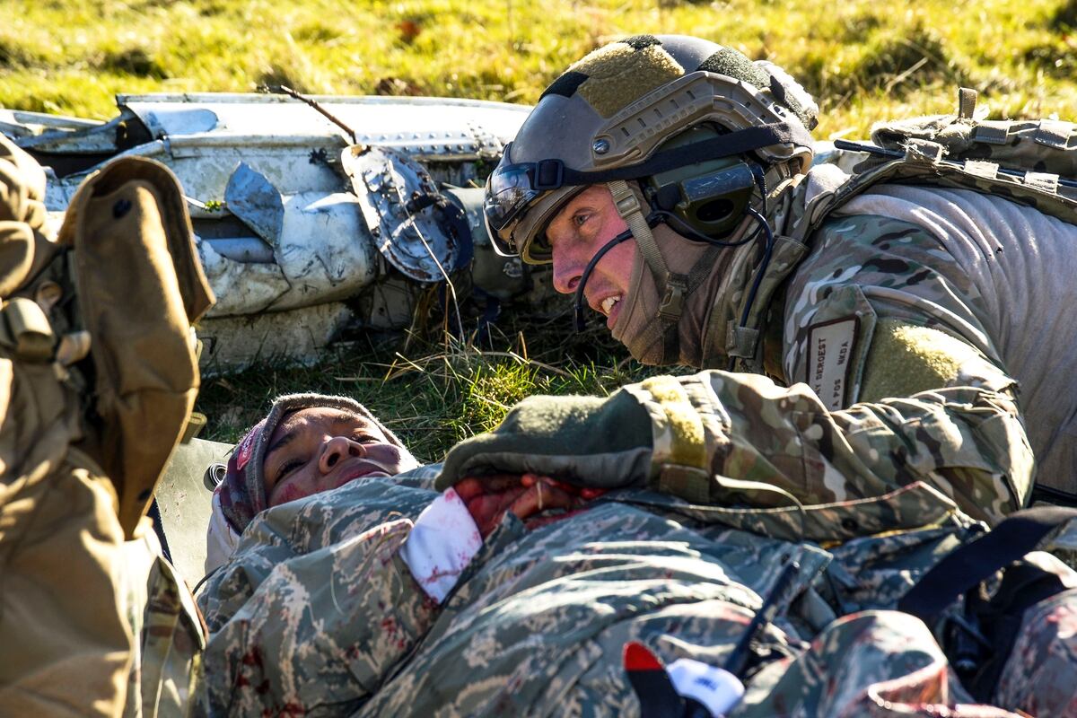 Up to $125K bonuses announced for pararescue SNCOs