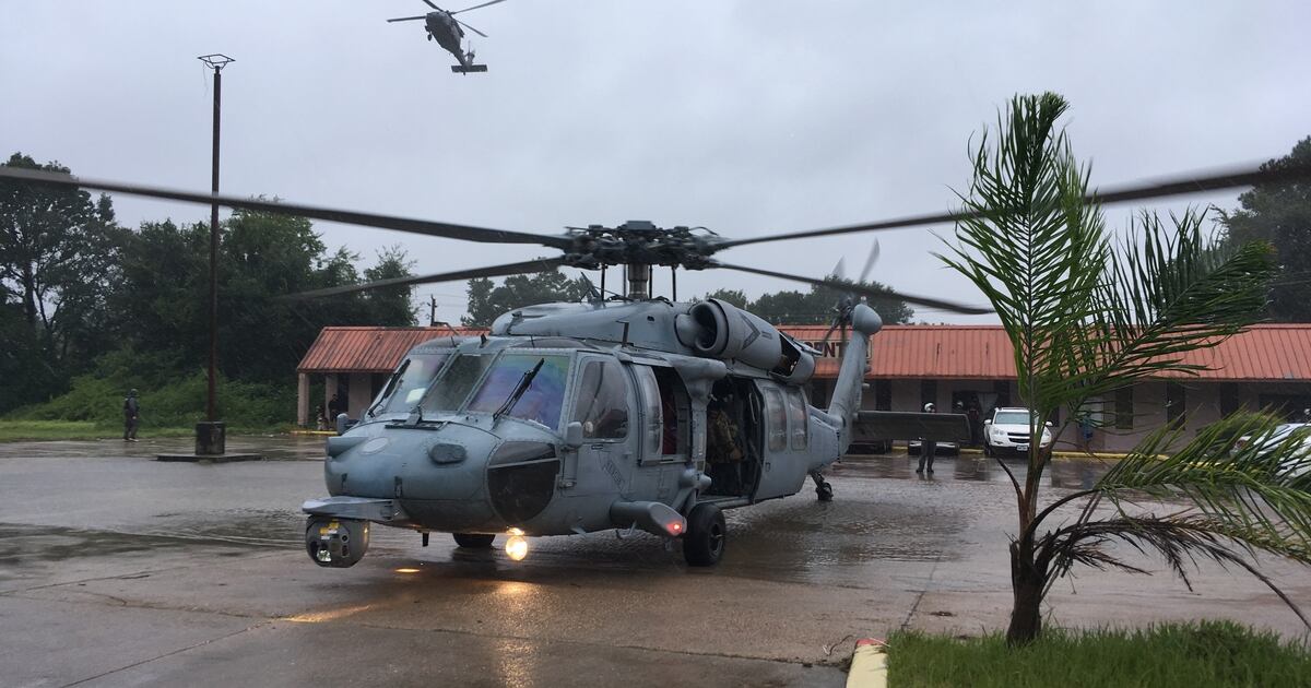 US Navy helicopters respond to Houston floods, fleet prepares for