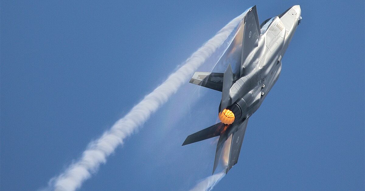Aircraft Head Down Under For The Avalon Airshow Gallery