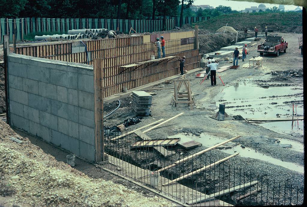 The sacred names Inside the creation of the Vietnam Wall