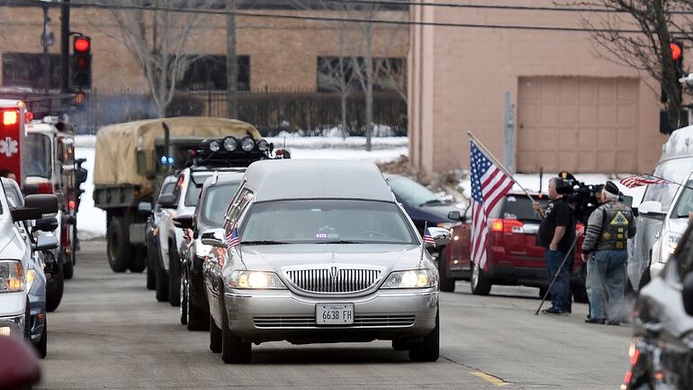 Hundreds Attend Illinois Funeral For Air Force Veteran With No Known Relatives