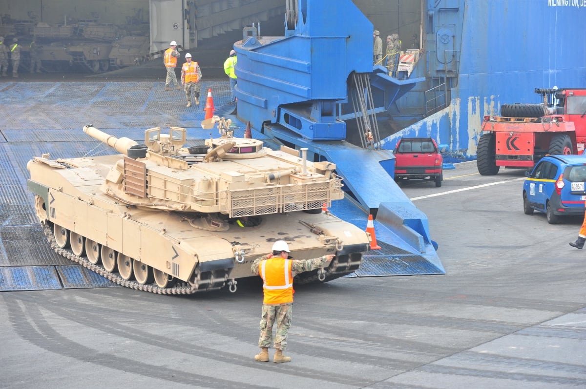 Us Army Flows Fresh Tanks Troops Into Europe