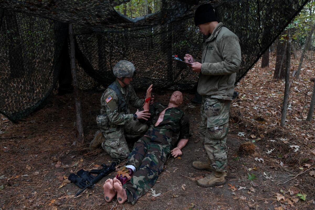 Nearly 100 Soldiers Tried To Earn The Army S Newest Badge Here S How Many Succeeded