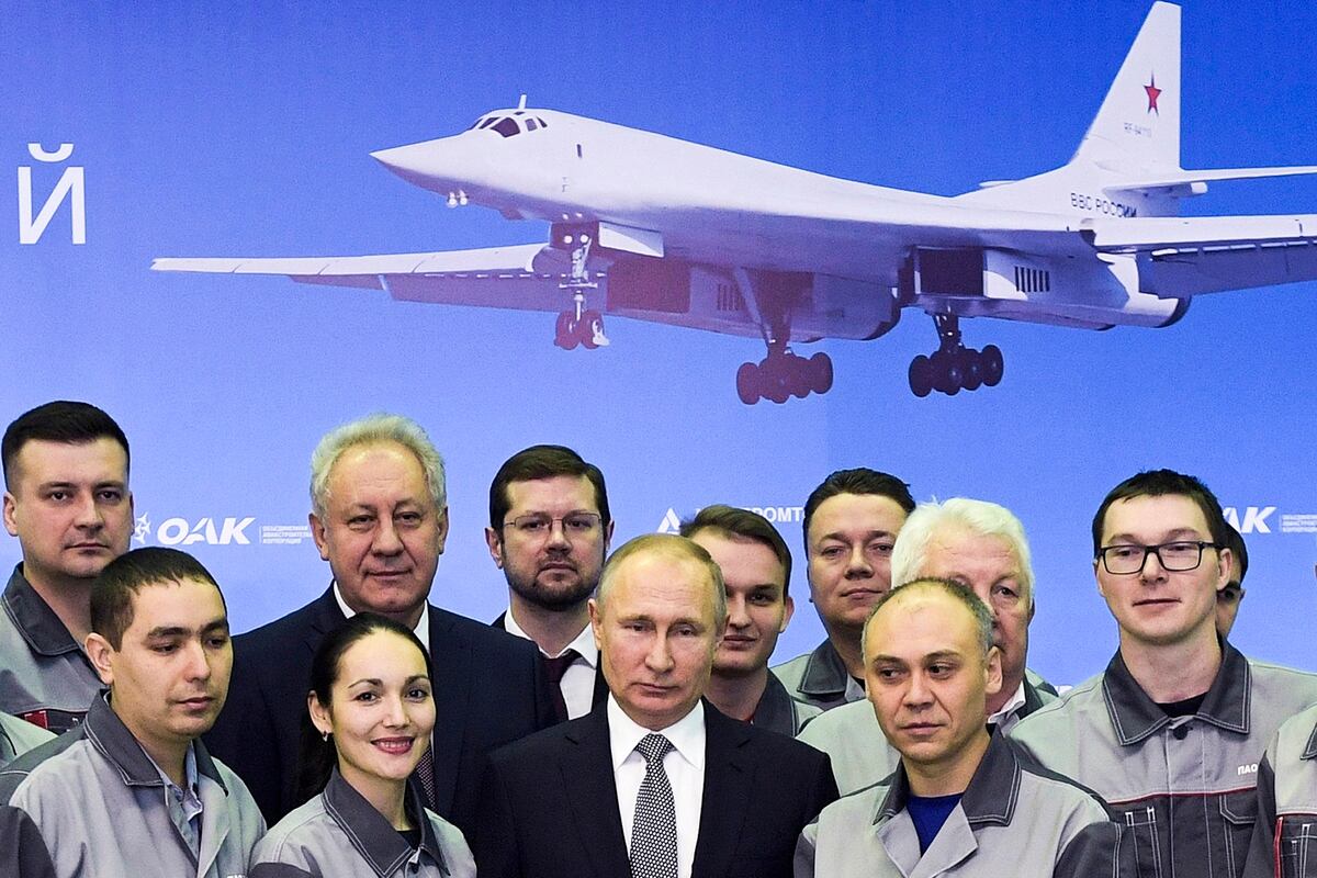 Russia Inks Deal For 10 Modernized Strategic Bombers