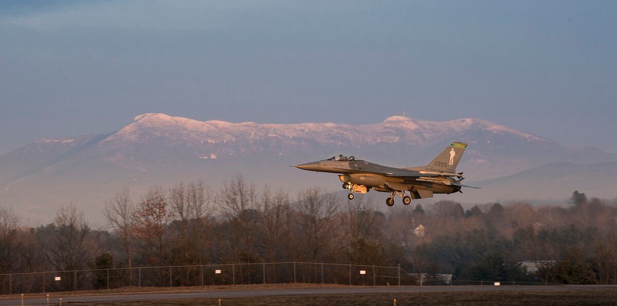 Vermont Air Guard’s last F-16 fighter plane set to depart