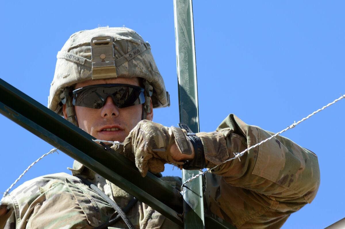 Pentagon expected to send about 300 more troops to border