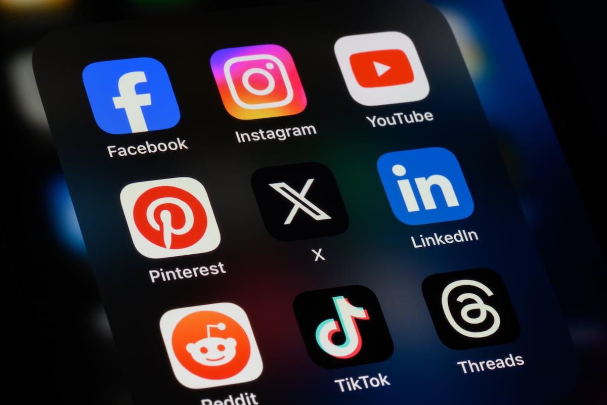 Soldiers being contacted by adversaries on LinkedIn, Reddit, Army says
