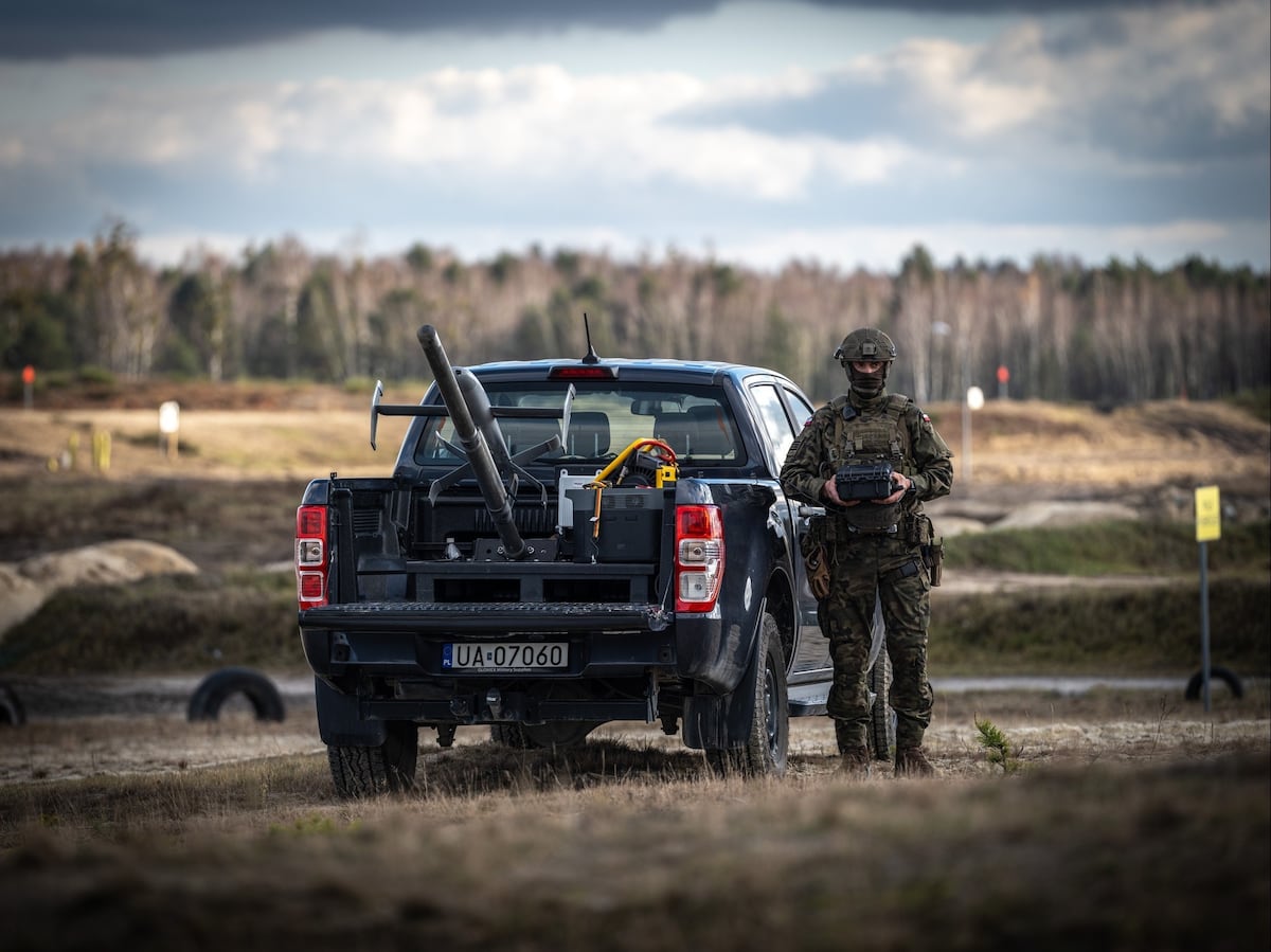 US and NATO troops practice drone-on-drone combat using a pickup truck US and NATO troops practice drone-on-drone combat using a pickup truck