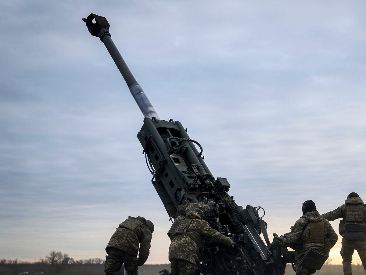 NextImg:How the US Army is helping Ukraine with front line repairs 