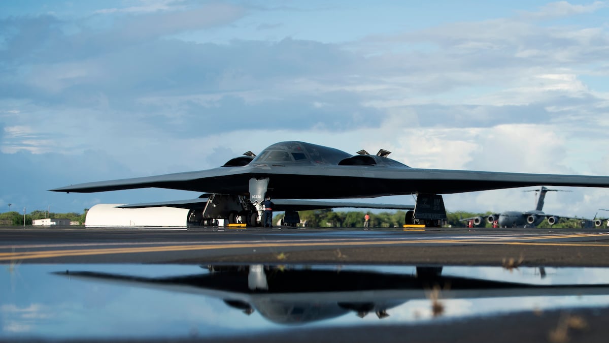 B-2 crash report: Hydraulic failure led to landing gear collapse, fire