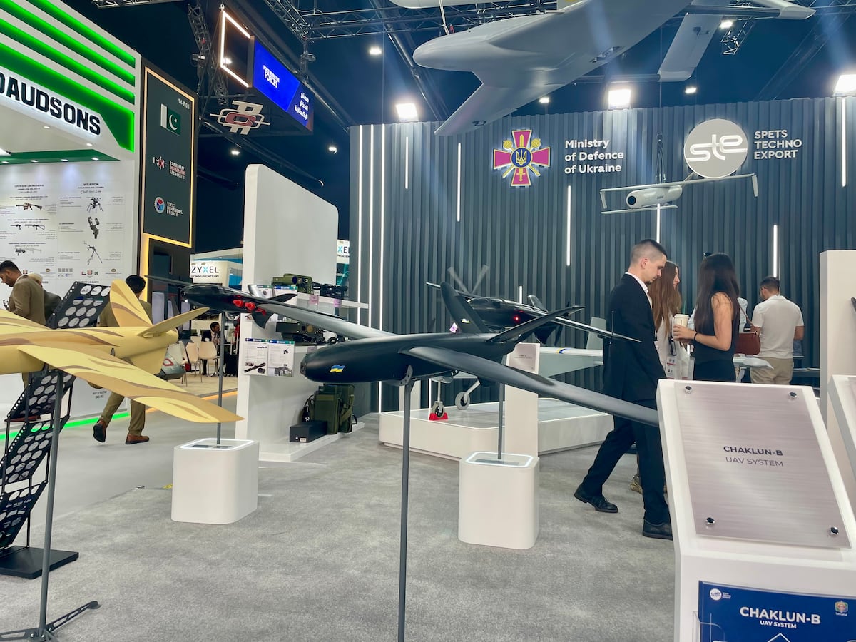 NextImg:Ukrainian defense planners envision a drones-only front line