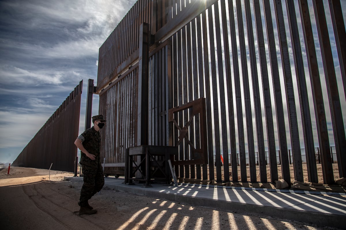 Pentagon shifts 0 million to seal off border bombing range