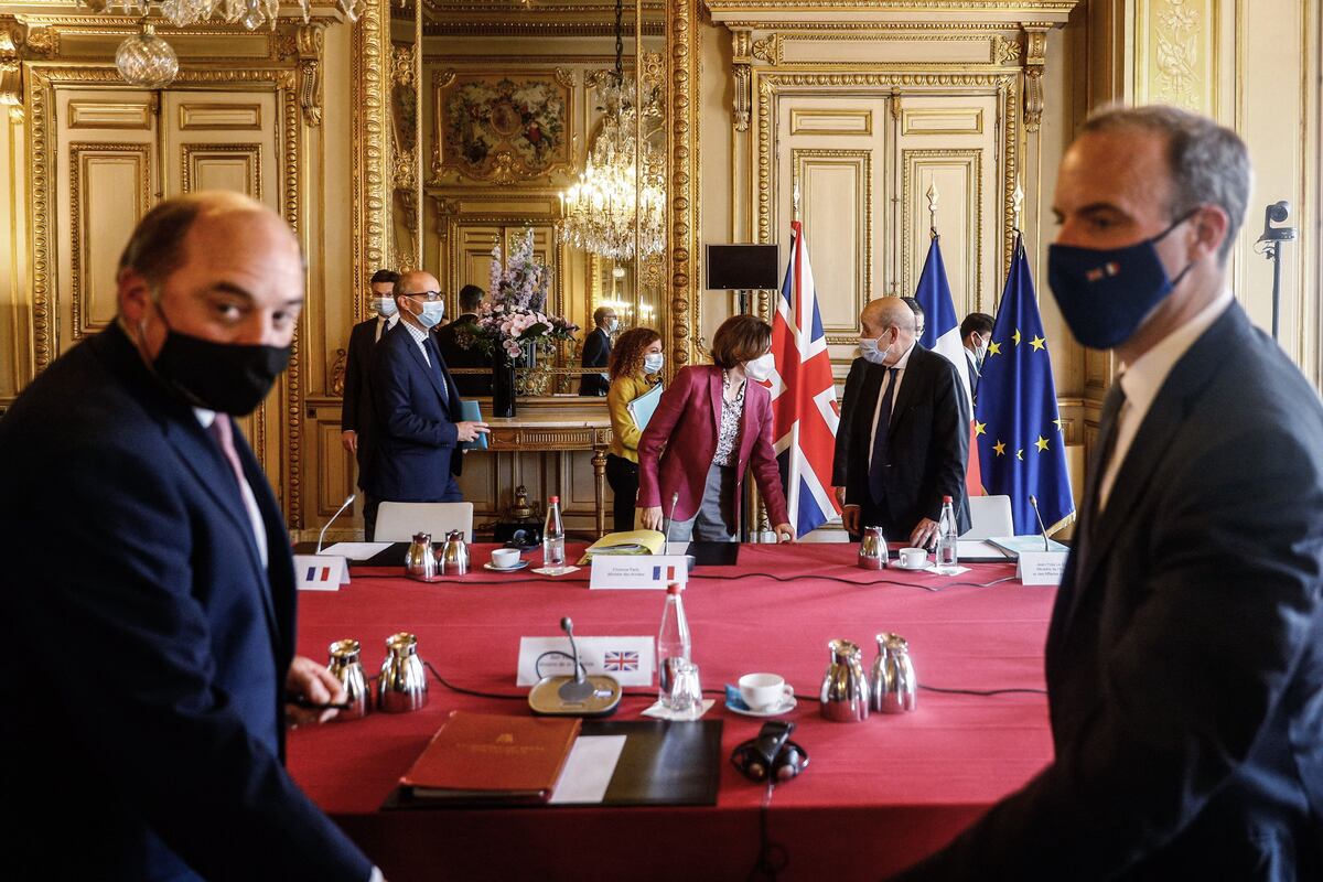 英国国防部长就澳大利亚潜艇解体事件向法国表示了一些慰问。