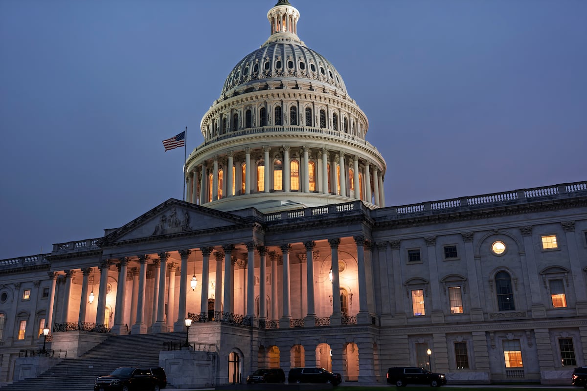 Government headed to a shutdown after last-ditch vote fails in Senate Government headed to a shutdown after last-ditch vote fails in Senate