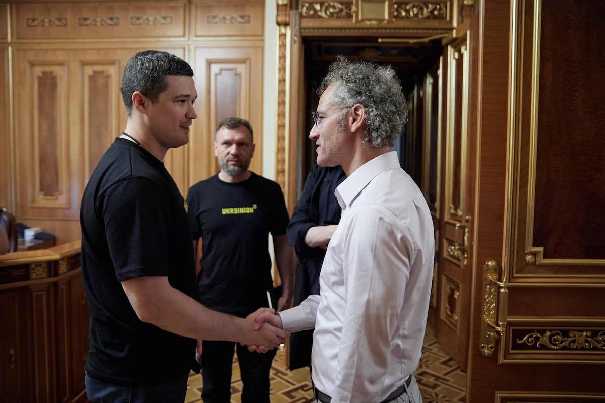 Ukraine’s ex-defense chief teams with Palantir CEO for new venture