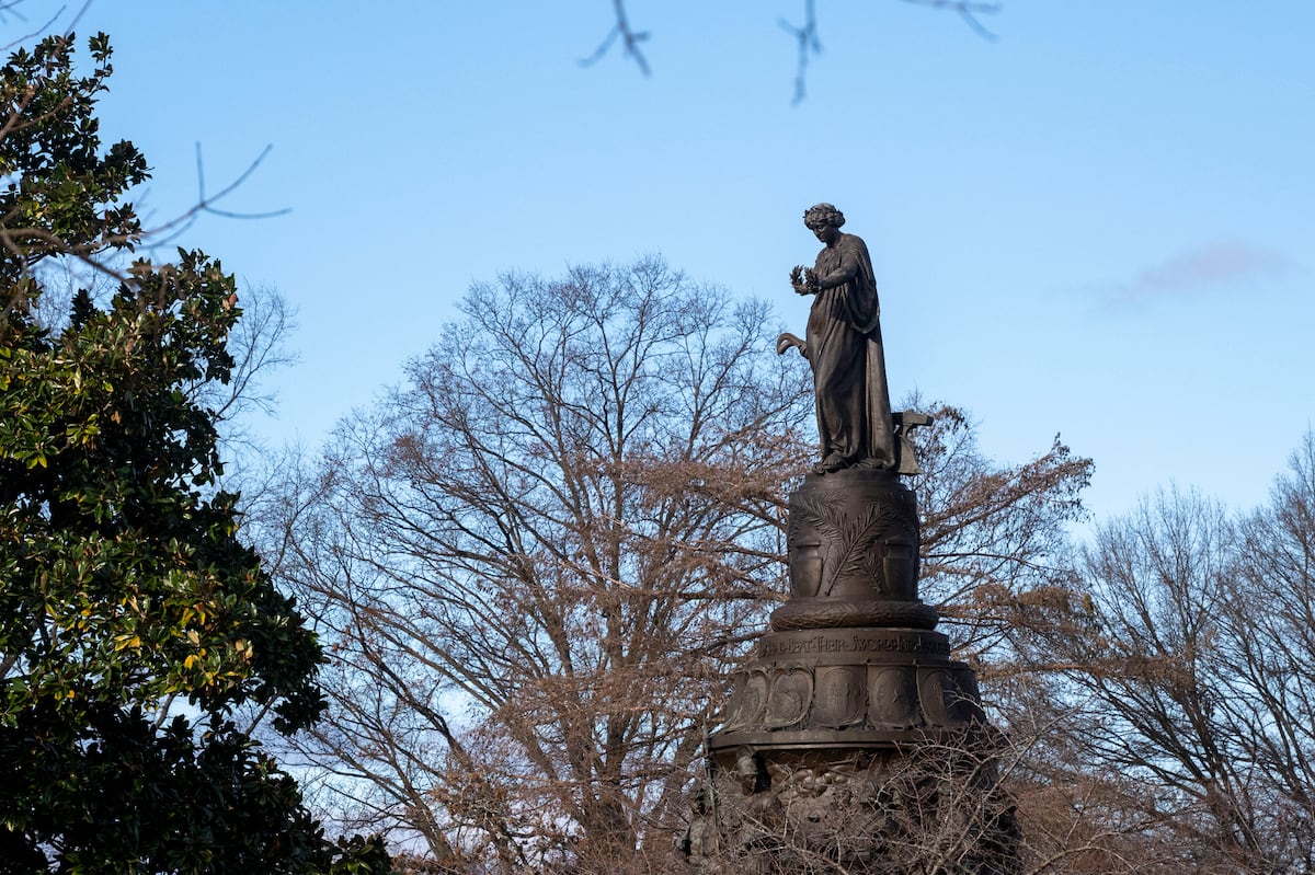 Restoring Confederate memorial removed from Arlington could cost M