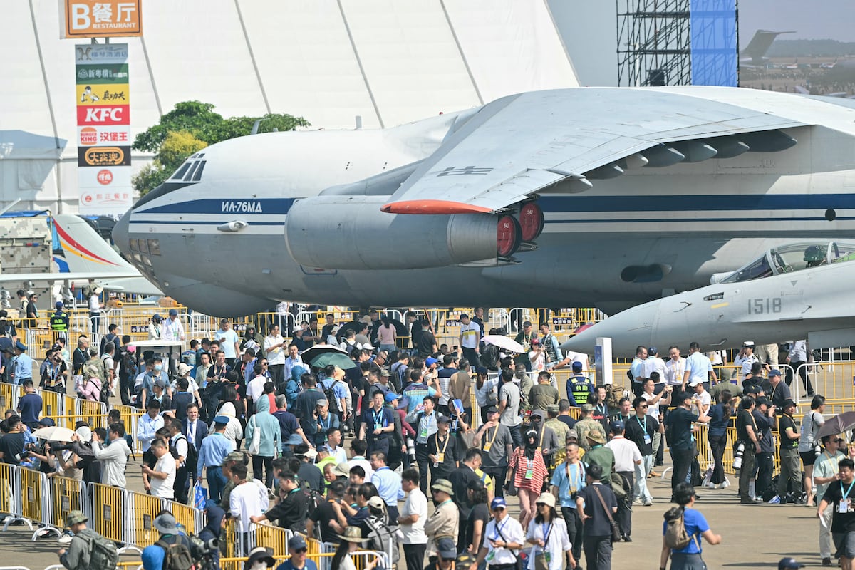 Heavy Russian cargo plane lands in Caracas amid US-Venezuela tensions Heavy Russian cargo plane lands in Caracas amid US-Venezuela tensions