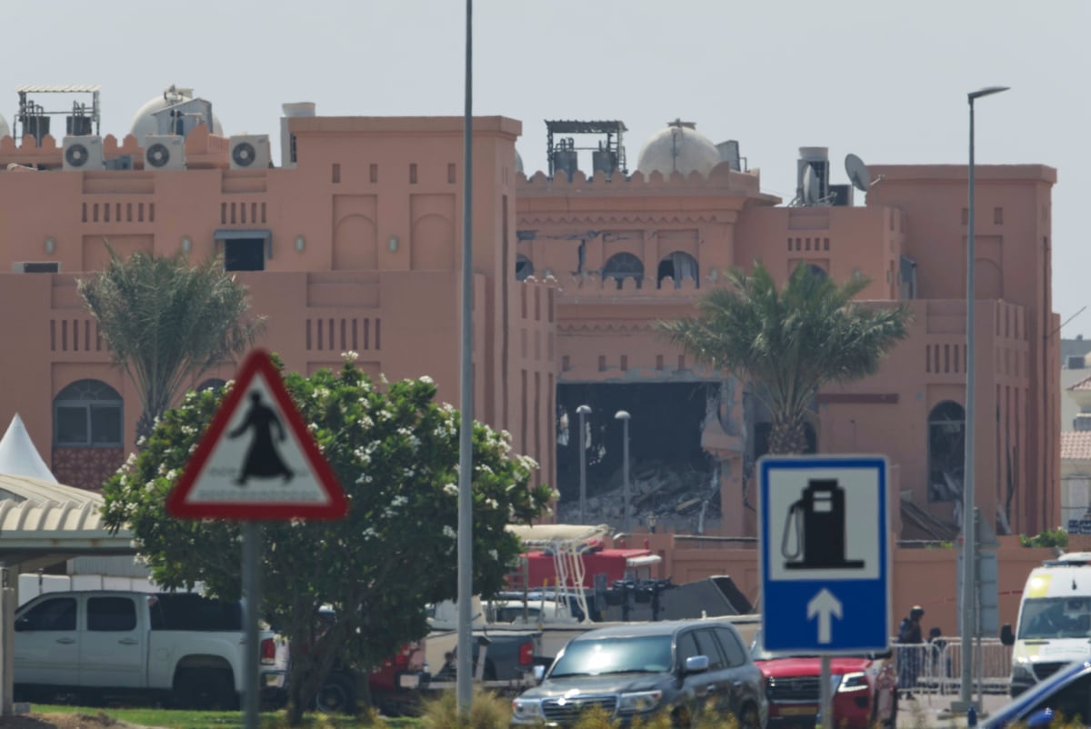 Trump signs executive order vowing to defend Qatar