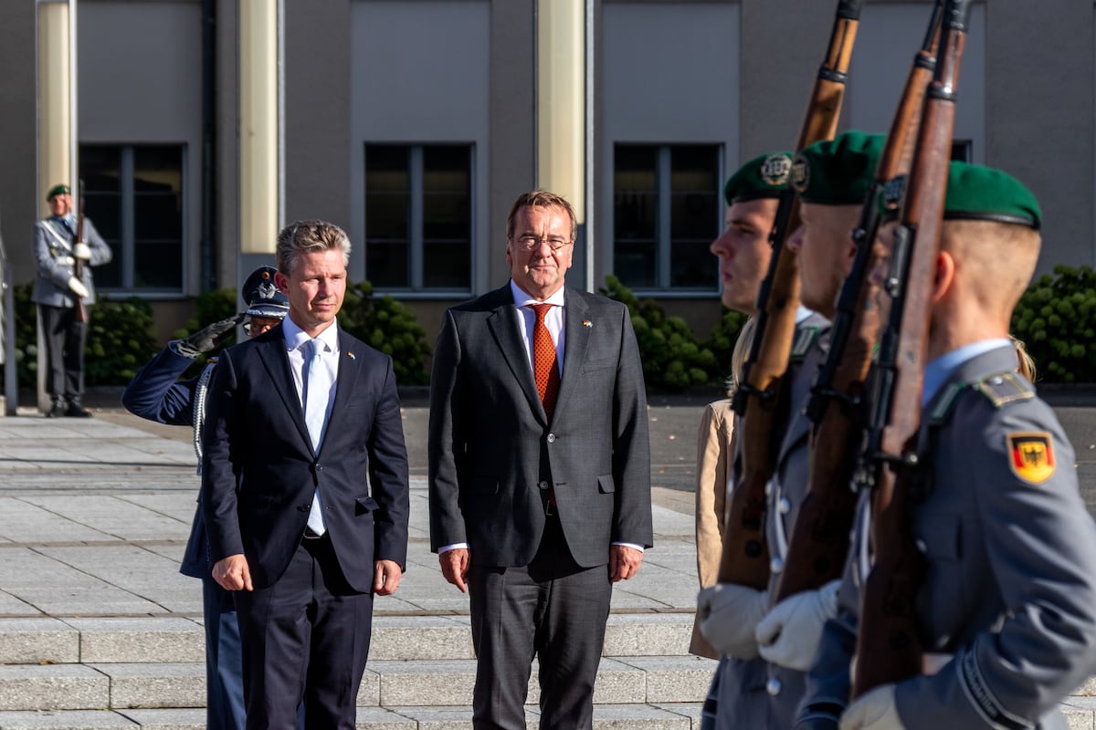 NextImg:German defense boss urges ‘prudence’ over airspace breaches by Russia