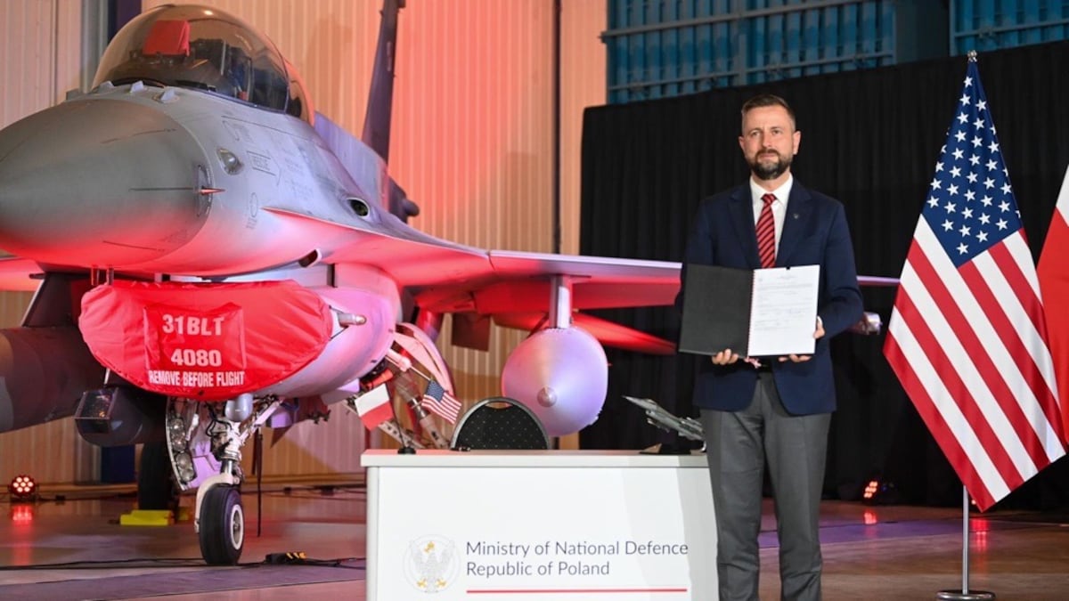 Poland awards .8 billion F-16 modernization deal to US
