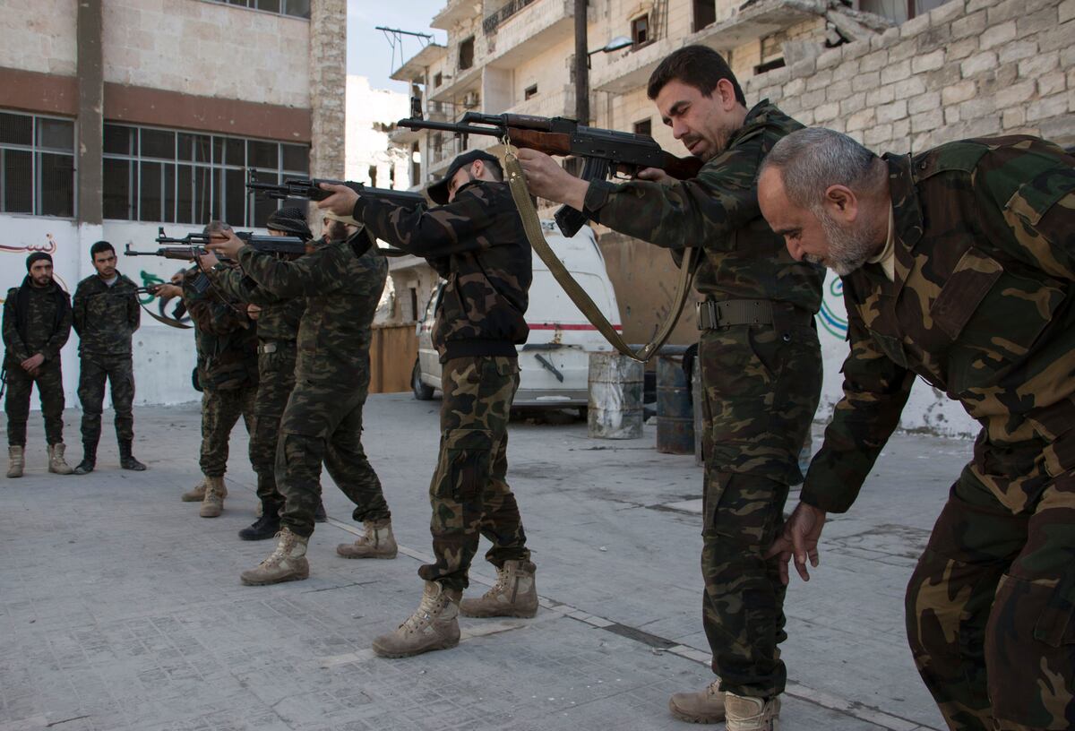 Kurdish-led fighters close in on Syrian city of Aleppo