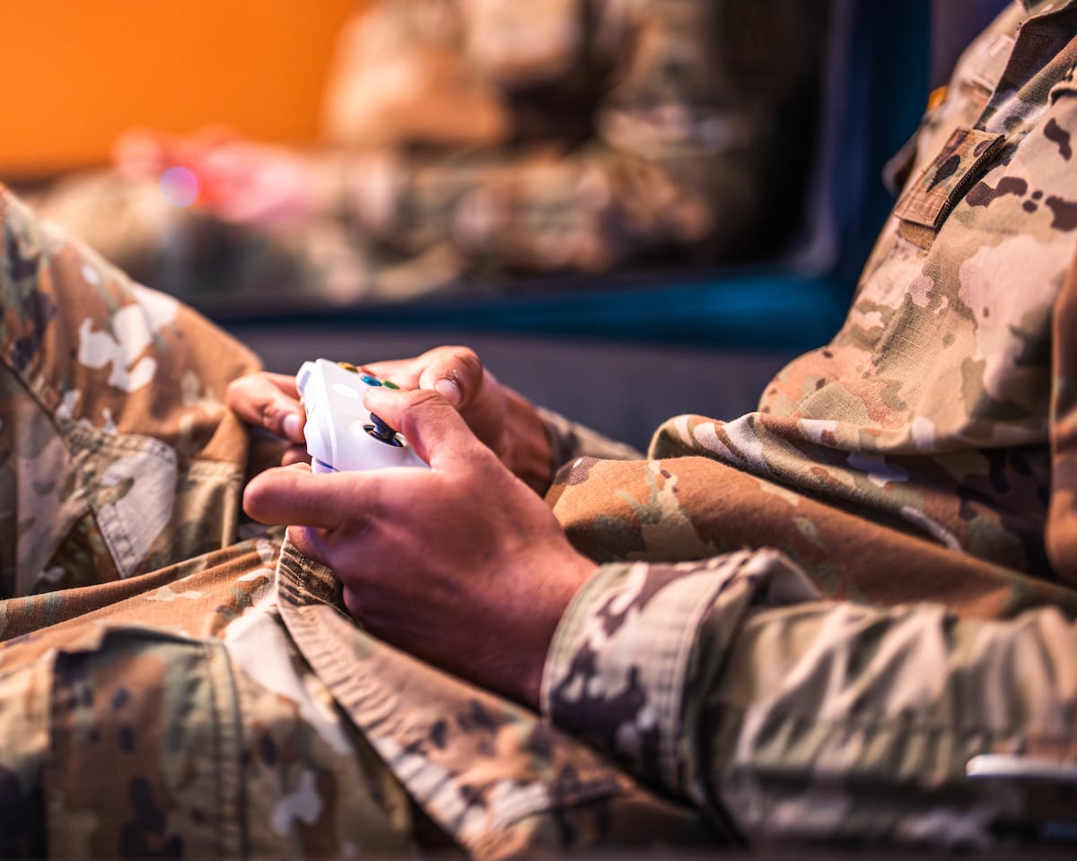 Army unit offers 96-hour Grand Theft Auto binge as incentive for reenlisting Army unit offers 96-hour Grand Theft Auto binge as incentive for reenlisting