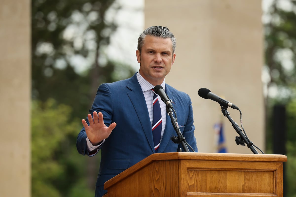 Watchdog probes if aides were asked to delete Hegseth’s Signal chats Watchdog probes if aides were asked to delete Hegseth’s Signal chats