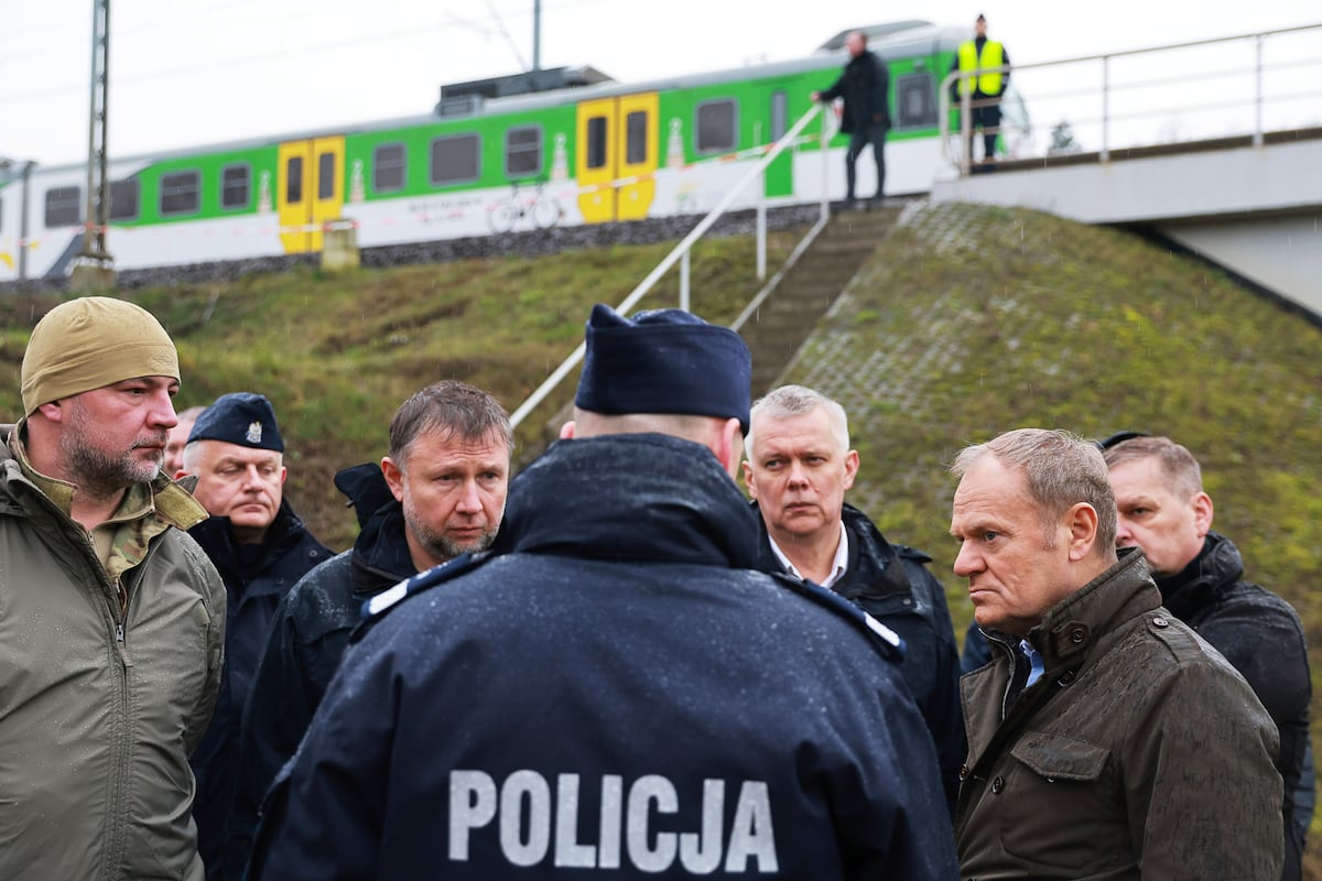 Polish foreign minister fingers Russia’s GRU in rail track blast