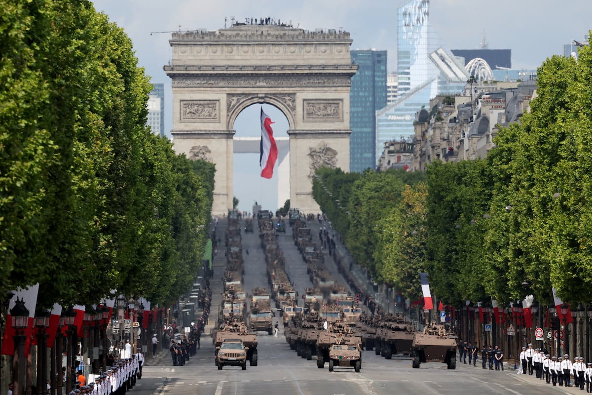 France to quicken defense-spending boost in bid to be ‘feared’