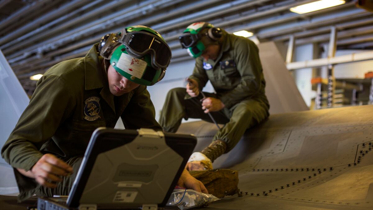 Marines' new F-35 software warns maintainers of needed fixes