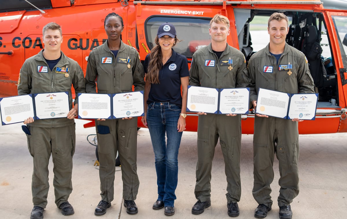 Coast Guard aircrew awarded medals for Texas flood rescues