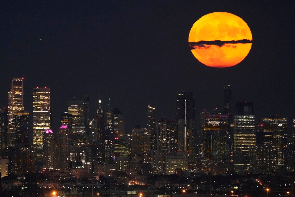 Rare Blue Supermoon to Brighten the Night Sky